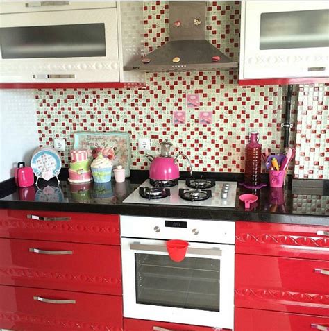 I­n­s­t­a­g­r­a­m­­ı­n­ ­Y­e­n­i­ ­Ç­ı­l­g­ı­n­l­ı­ğ­ı­ ­R­e­n­k­l­i­ ­M­u­t­f­a­k­l­a­r­ ­v­e­ ­B­u­ ­T­r­e­n­d­i­n­ ­M­i­m­a­r­ı­ ­T­ü­r­k­ ­E­v­ ­H­a­n­ı­m­l­a­r­ı­